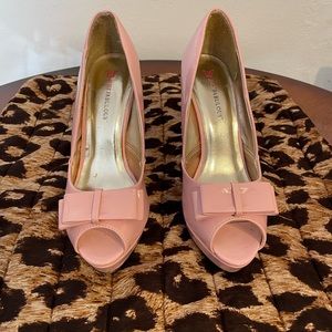 Light Pink Open Toe Pump w/Bow